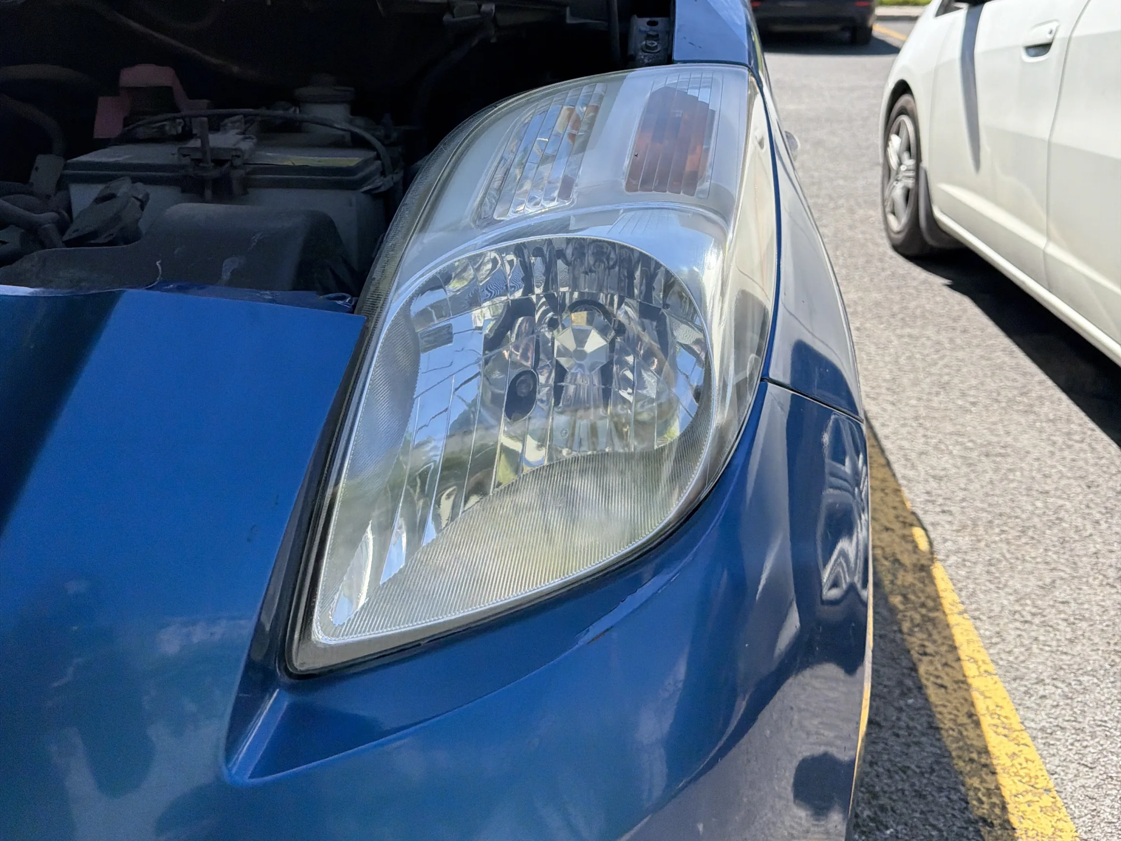 Clear, transparent headlight after restoration